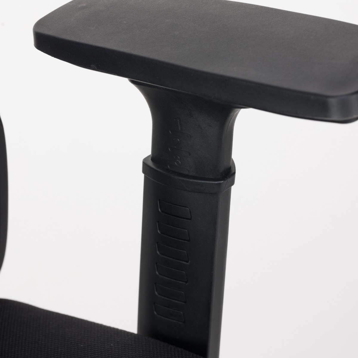 Καρέκλα γραφείου διευθυντή JAMES mesh μαύρο 65x61x117/125